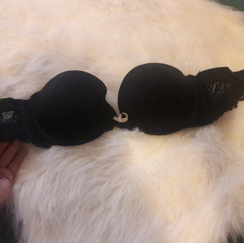 Strapless padded bra